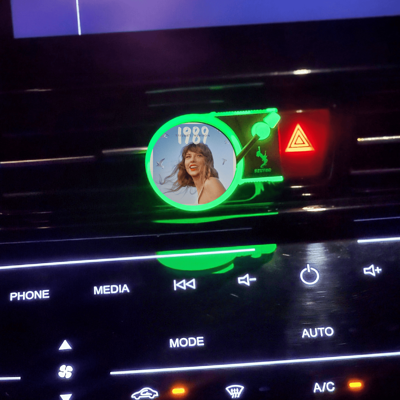 Revyno™ - Glow in The Dark Vinyl Air Freshener - Revyno